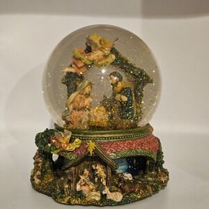 VTG Nativity Scene Snow Globe‎ Angel Holy Family Glitter Water Globe Rotating